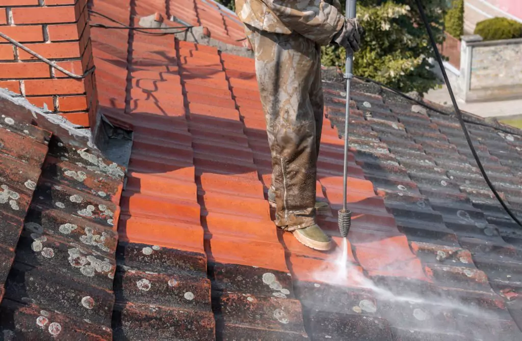 How to Start a Roof Cleaning Business